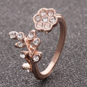 Lovely Flower Rhinestone Ring