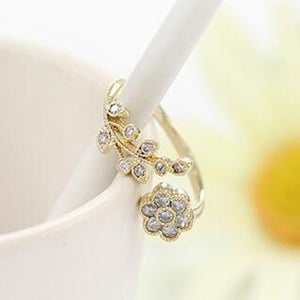 Delicate Vintage Inspired Flower Ring